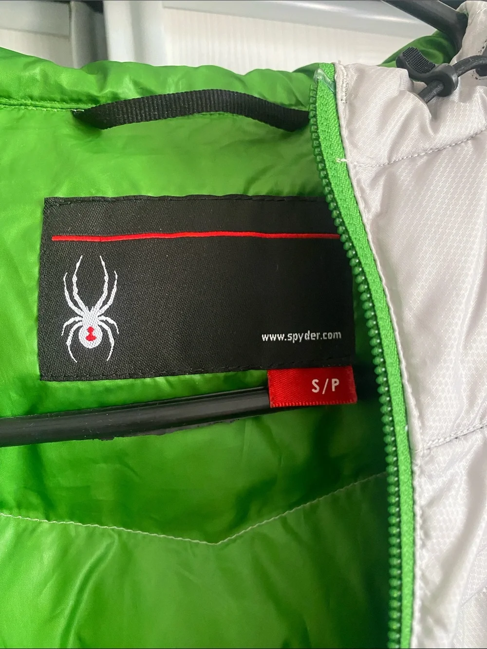 💚 Men’s Spyder Light Gray Puffer Jacket with Lime Green Lining size Small